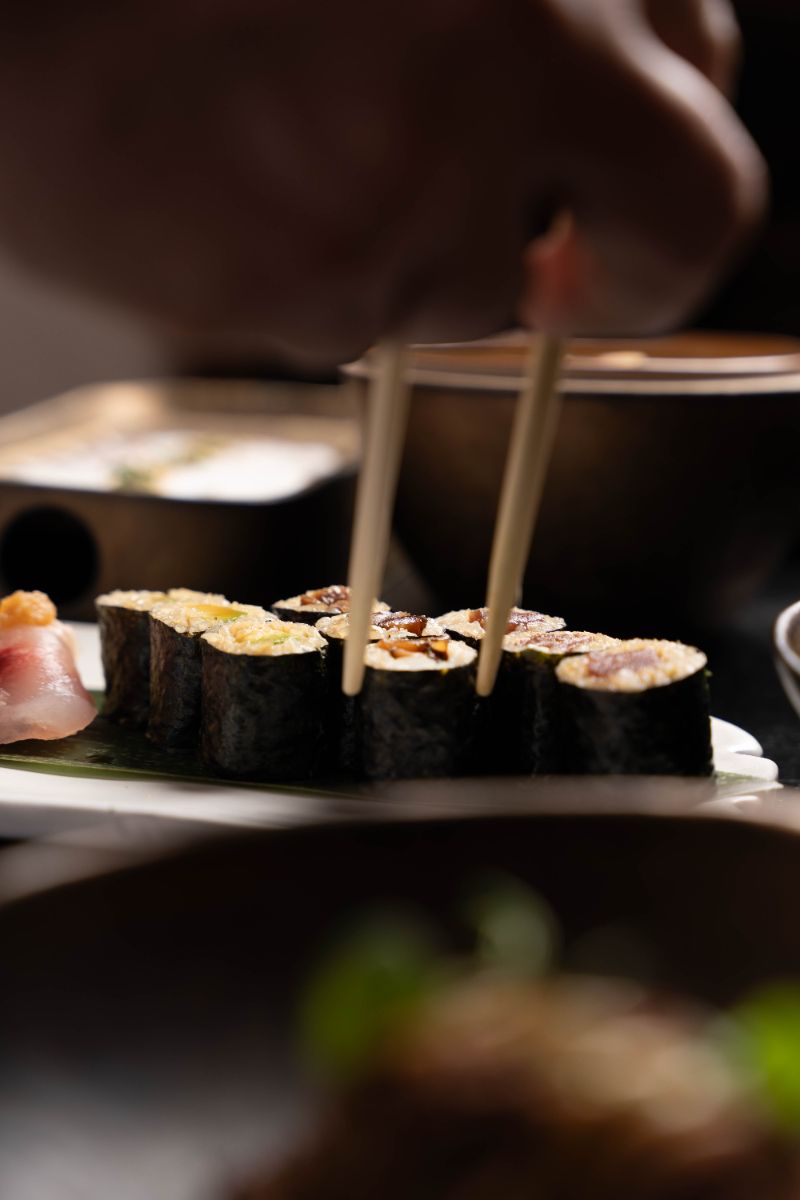 Makis servis aux baguettes